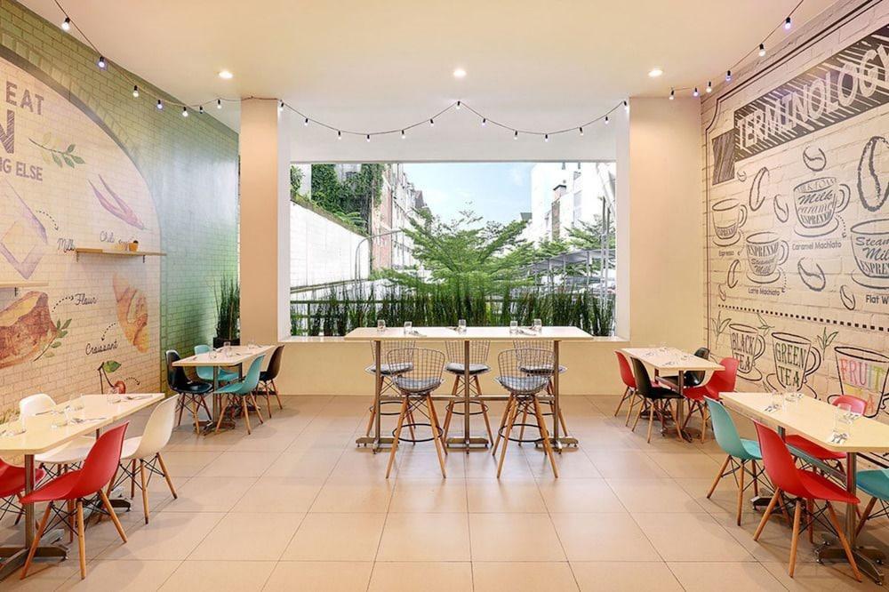 Ibis Jakarta Harmoni Exterior foto