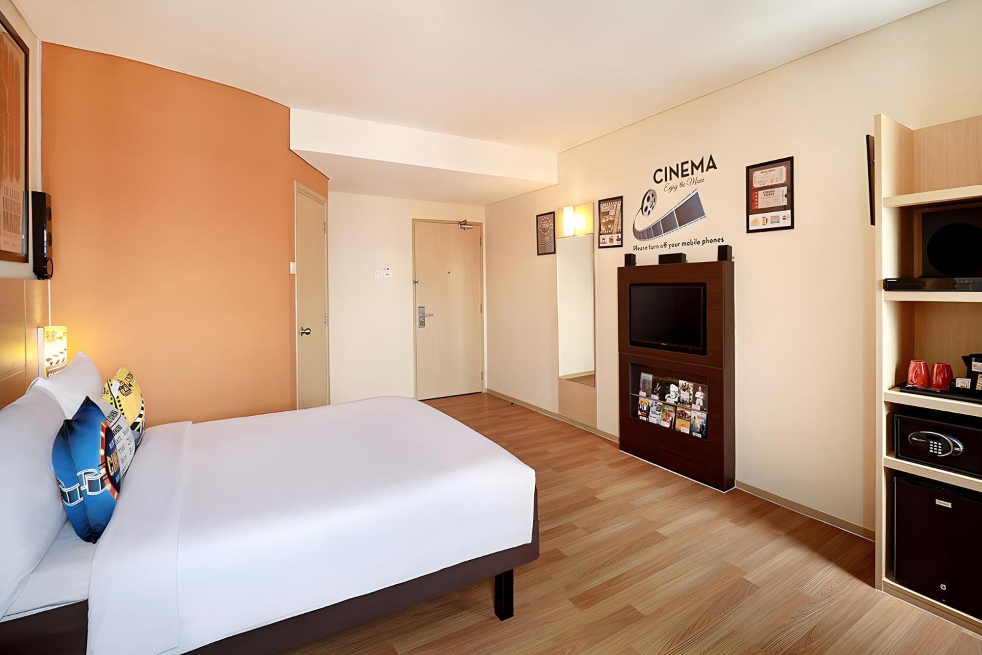Ibis Jakarta Harmoni Exterior foto