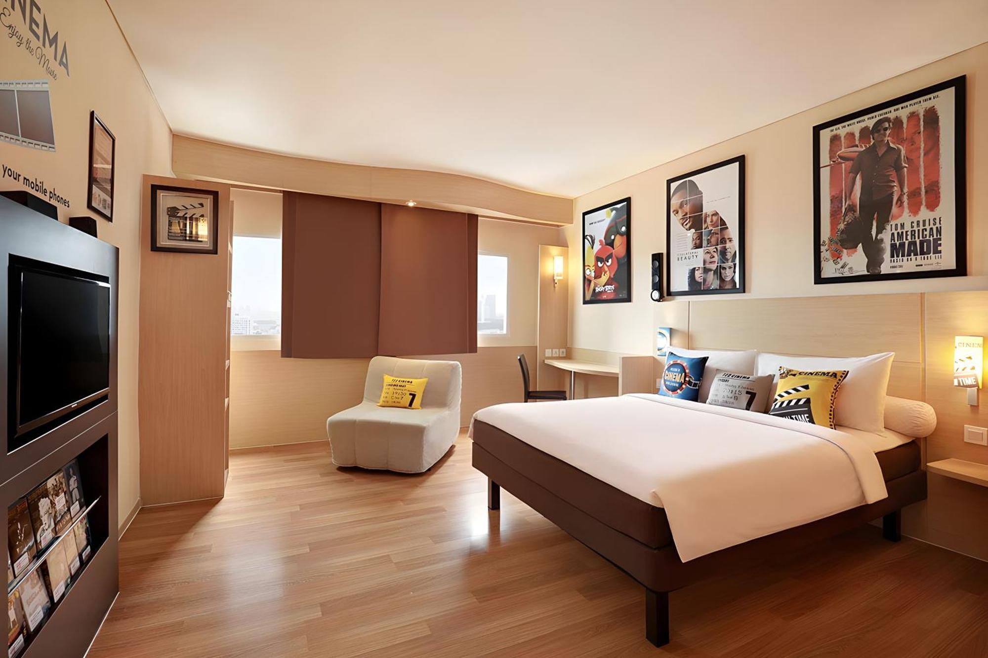 Ibis Jakarta Harmoni Exterior foto