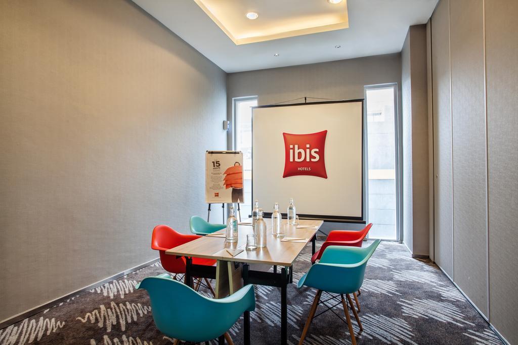 Ibis Jakarta Harmoni Exterior foto